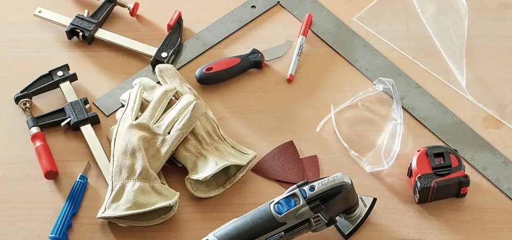 Evde-Pleksi-Nasil-Kesilir